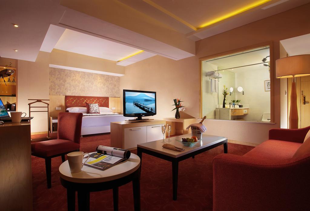 Puxi New Century Hotel Shanghai Extérieur photo